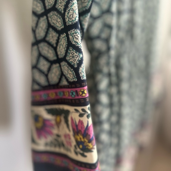 Geometric Patterned Romper - Picture 2 of 5